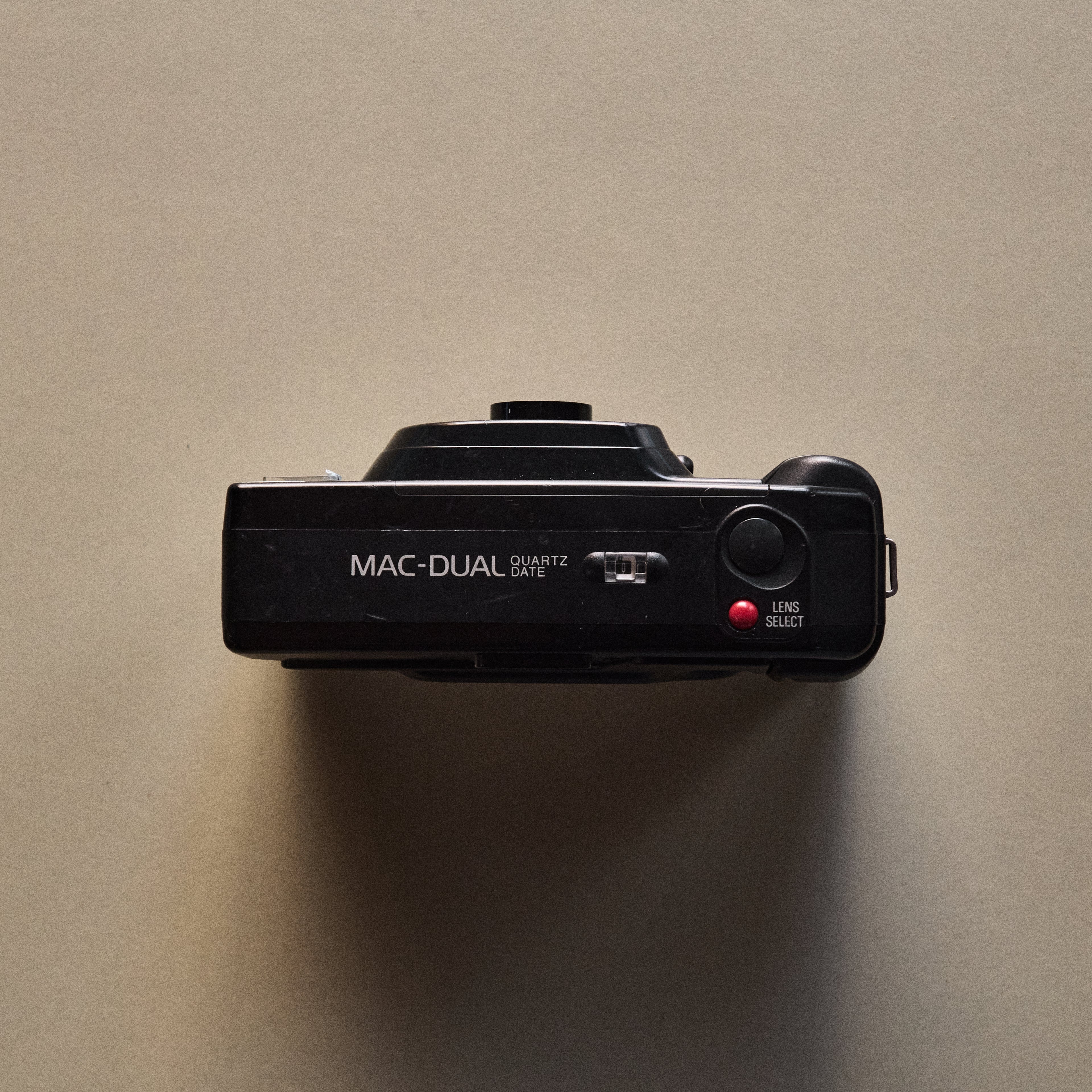 MINOLTA MAC-DUAL QUARTZ DATE